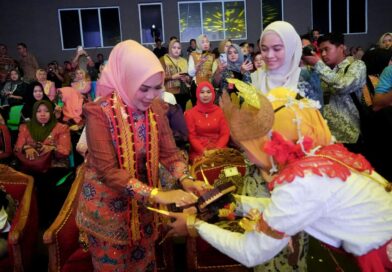 Ratusan Perempuan Lampung Tampil di Festival Bebay Butabuh 2025 sebagai Wujud Pelestarian Seni Tradisional