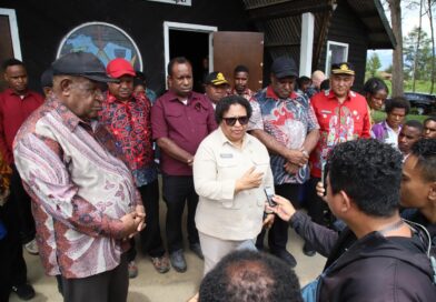 Wamendagri Ribka Haluk Tegaskan Komitmen Pusat Dukung Pembangunan Aula STA/SMTK Tom Bozeman