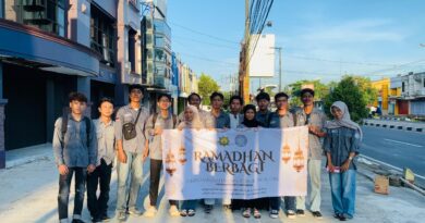 Program Studi Teknik Industri UWM Gelar Pengabdian Masyarakat Lewat Pembagian Takjil