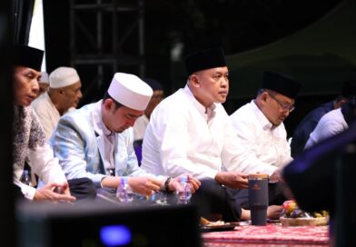 Bekasi Bershalawat Meriahkan HUT ke-29 Kota Bekasi, Wali Kota Ajak Warga Perkuat Kebersamaan Bekasi Bershalawat Meriahkan HUT ke-29 Kota Bekasi, Wali Kota Ajak Warga Perkuat Kebersamaan