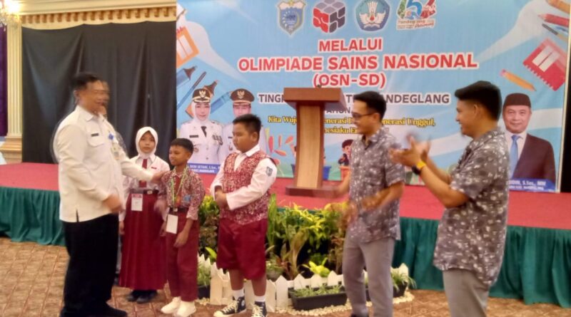 Pembukaan OSN SD Pandeglang Tekankan Pentingnya Karakter dan Prestasi Pembukaan OSN SD Pandeglang Tekankan Pentingnya Karakter dan Prestasi