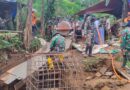 Koramil 02/Watumalang dan Warga Kompak Bangun Jembatan Gantung Garuda