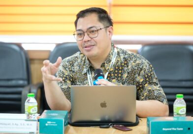 Pelemahan Rupiah Dinilai Bisa Ganggu Stabilitas Perbankan Syariah