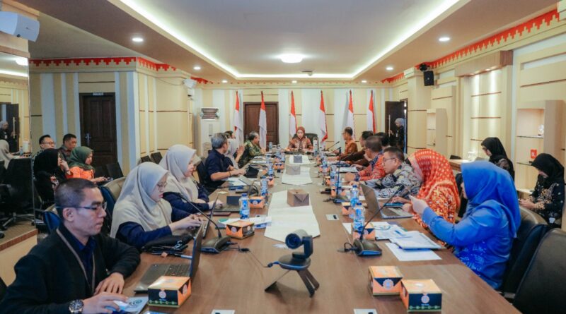 Wagub Jihan Nurlela Pimpin Rapat Optimalisasi Penyelenggaraan Program JKN, Perkuat Sinergi dengan BPJS Kesehatan dan Seluruh Pemangku Kepentingan untuk Tingkatkan Keaktifan Kepesertaan Program JKN