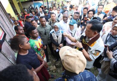 Pastikan Tepat Sasaran, Mendagri Tito Karnavian Tinjau Penerima BSPS di Kampung Mosso Jayapura