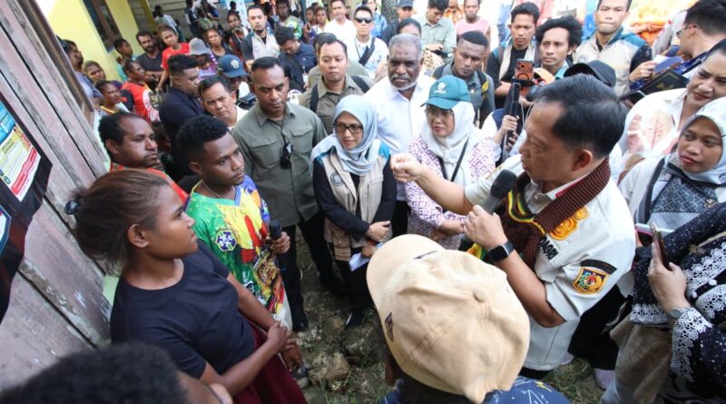 Pastikan Tepat Sasaran, Mendagri Tito Karnavian Tinjau Penerima BSPS di Kampung Mosso Jayapura