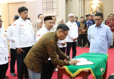 Gubernur Andra Soni: Program Bang Andra 2026 Tangani 46,71 Kilometer Jalan Desa Gubernur Andra Soni: Program Bang Andra 2026 Tangani 46,71 Kilometer Jalan Desa