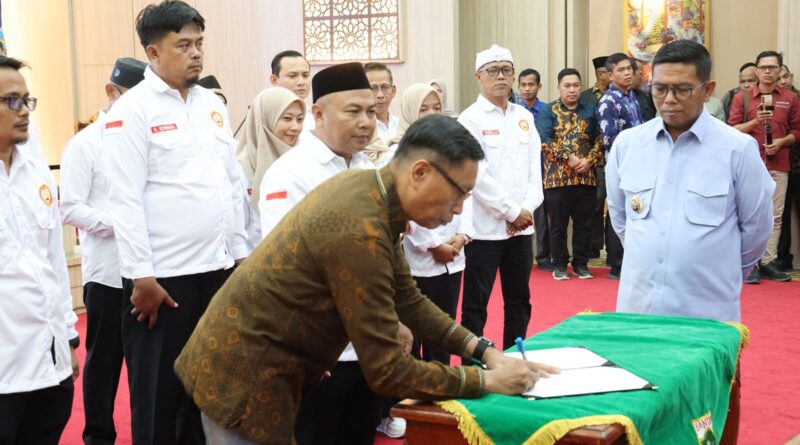 Gubernur Andra Soni: Program Bang Andra 2026 Tangani 46,71 Kilometer Jalan Desa Gubernur Andra Soni: Program Bang Andra 2026 Tangani 46,71 Kilometer Jalan Desa