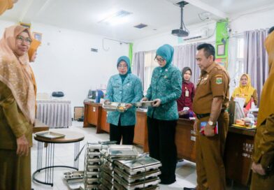Tinawati Andra Soni Dorong PKK Mengajar Cetak Siswa Berkarakter dan Berprestasi