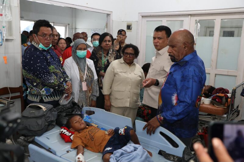 Wamendagri Ribka Haluk Turun ke Lapangan Pastikan Penanganan Dugaan Keracunan MBG di Jayapura