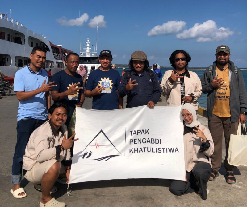 KKN UMY Bantu Warga Mola Wakatobi Kelola Sampah dengan Teknologi Tepat Guna