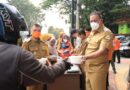 Peduli Warga di Tengah Erupsi Anak Krakatau, Wali Kota Bekasi Sisipkan Masker dalam Selasa Ceria