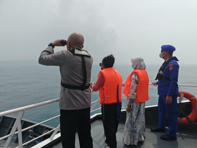 Operasi SAR Hari Kelima, Polda Banten Intensifkan Pencarian di Pulau Sertung Operasi SAR Hari Kelima, Polda Banten Intensifkan Pencarian di Pulau Sertung