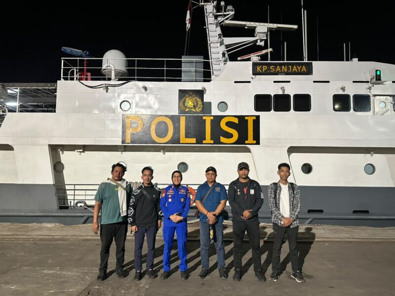 Berjuang 12 Jam di Laut, Polair dan PWI Banten Sisir Ujung Kulon Cari Lima Wartawan yang Hilang Berjuang 12 Jam di Laut, Polair dan PWI Banten Sisir Ujung Kulon Cari Lima Wartawan yang Hilang