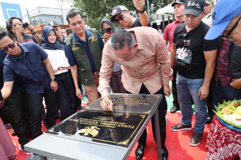 Dilengkapi Mini Basket dan Lapangan Badminton, Wali Kota Bekasi Resmikan RTH di Kaliabang Tengah