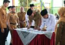Wali Kota Bekasi Serahkan Hibah Aset Daerah Senilai Rp2,7M, Untuk Memaksimalkan Operasional Kemenag Kota Bekasi Wali Kota Bekasi Serahkan Hibah Aset Daerah Senilai Rp2,7M, Untuk Memaksimalkan Operasional Kemenag Kota Bekasi