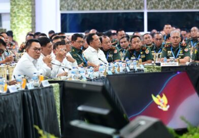 Mendagri Tito Dampingi Agenda Presiden Bersama 800 Perwira Tinggi TNI-Polri Mendagri Tito Dampingi Agenda Presiden Bersama 800 Perwira Tinggi TNI-Polri