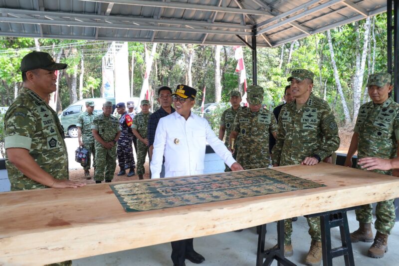 Karya Bakti TNI di Pandeglang Ditutup, Jalan 18 Km Berhasil Dibangun Karya Bakti TNI di Pandeglang Ditutup, Jalan 18 Km Berhasil Dibangun