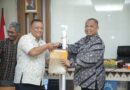 Perkuat Tertib Administrasi, Harda Kiswaya Serahkan Perbup Batas 17 Kalurahan Sleman
