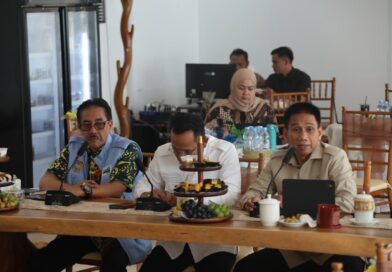 Wamendagri Bawa Wiyagus Tegaskan Komitmen Kolaborasi Lintas Sektor dalam Penanganan Karhutla Kaltim